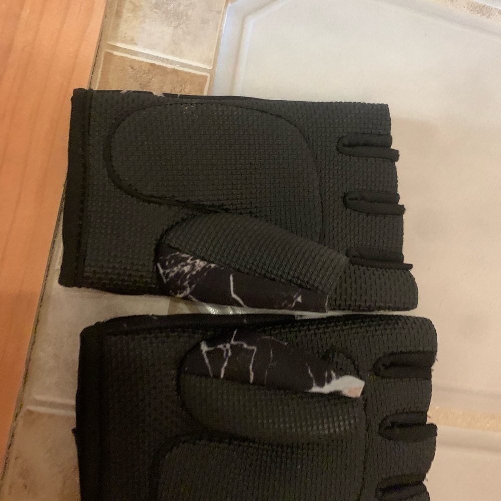 Weightlifting gloves - Picture 3 of 4